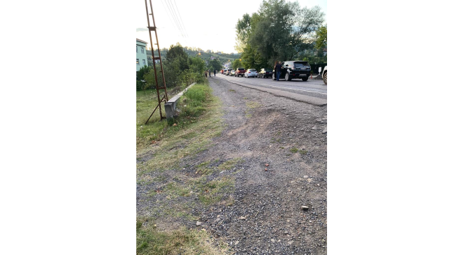 Motosikletin lastiği patladı: 2 yaralı

