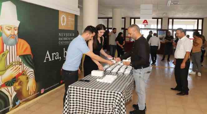 NEVÜ’lü personellere aşure ikramı