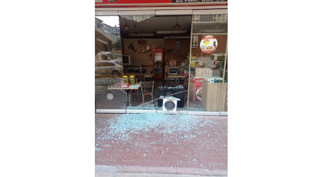 Uyuşturucu sattığı iddia edilen &ccedil;eteden silahlı d&uuml;kkan saldırısı

