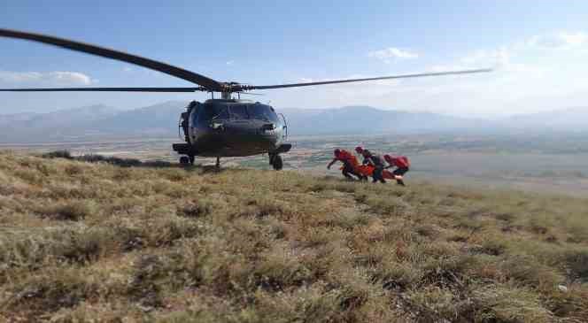 Yaralanan dağcı helikopterle kurtarıldı

