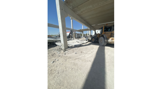 Beton kirişin altında kalan işçi hayatını kaybetti