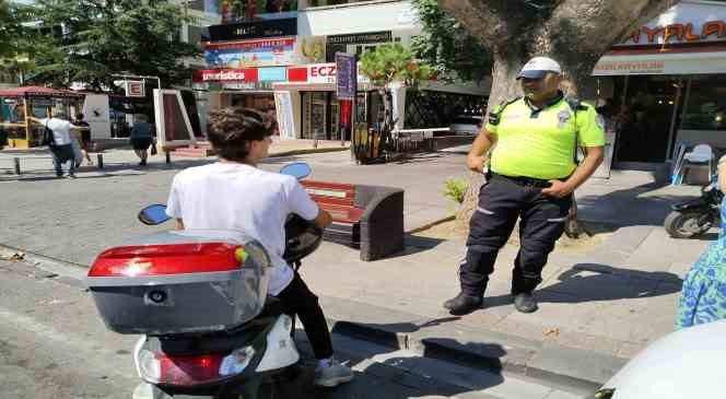 Bağdat Caddesi’nde kurallara uymayan elektrikli scooter sürücülerine ceza