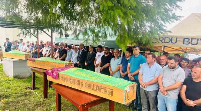 Ordu’da trafik kazasında hayatını kaybeden 3 kişi toprağa verildi