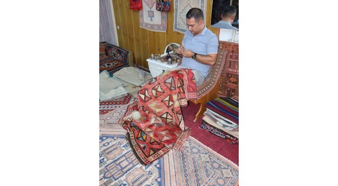 D&uuml;nyanın halıları burada restore ediliyor
