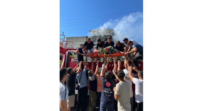 Yalova’da çıkan yangında 92 yaşındaki yaşlı adamı itfaiye ekipleri kurtardı