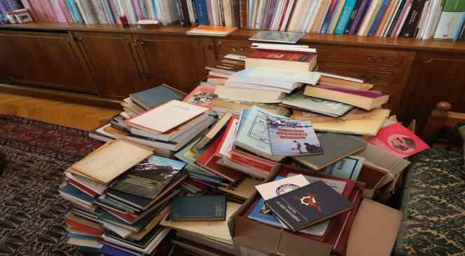 Akademisyen Prof. Dr. Zeynep Korkmaz, özel kütüphanesini NEVÜ’ye bağışladı