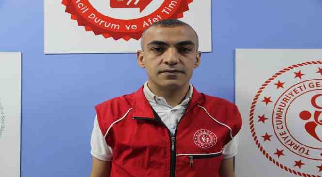 Cizreli gen&ccedil;ler gen&ccedil;lik merkezinde hem eğleniyor hem &ouml;ğreniyor
