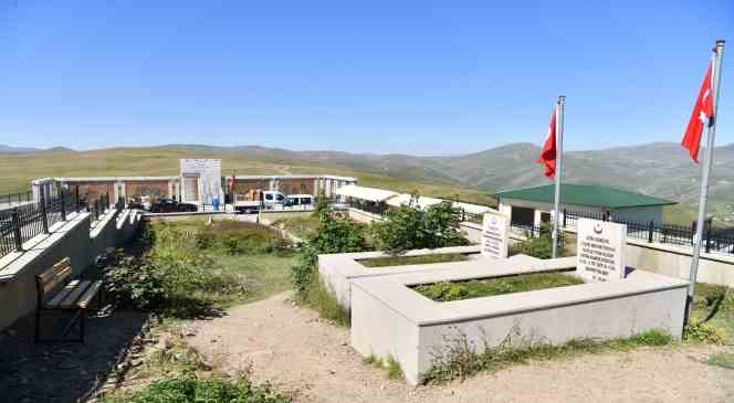 Restore edilen Sultan Murat Şehitliği dualarla a&ccedil;ıldı

