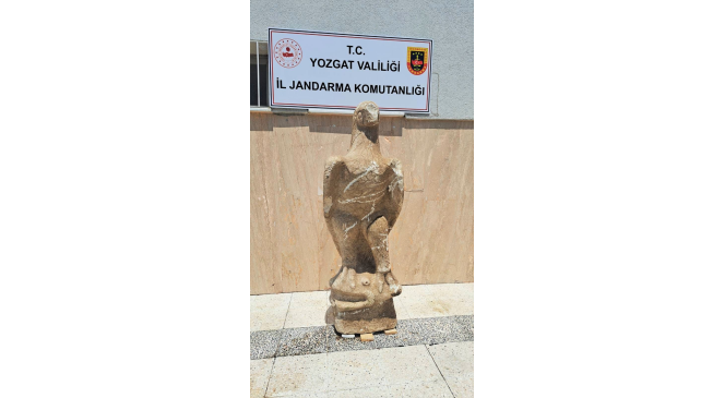 Yozgat’ta 1,5 metre boyunda kartal figürlü tarihi eser ele geçirildi
