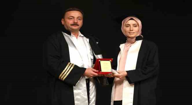 ER&Uuml; Mimarlık Fak&uuml;ltesi Yeni Mezunlarını Verdi
