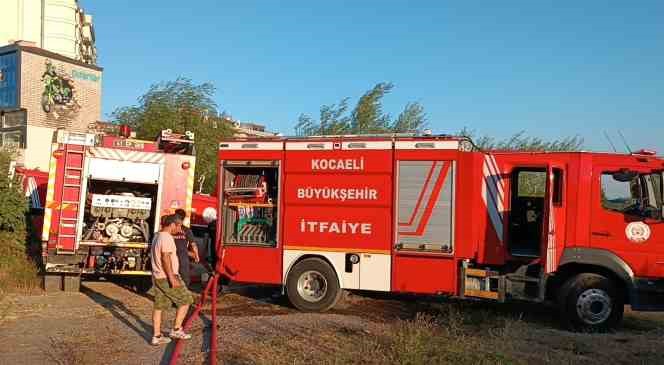 Otluk alanda çıkan yangın büyümeden söndürüldü