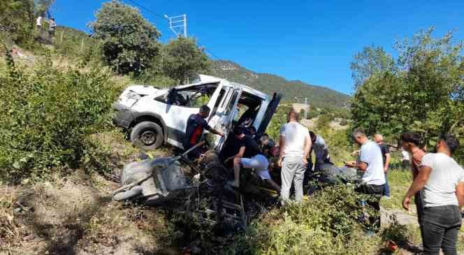 Tokat’ta işçileri taşıyan kamyonet uçuruma yuvarlandı: 1 ölü, 3 yaralı