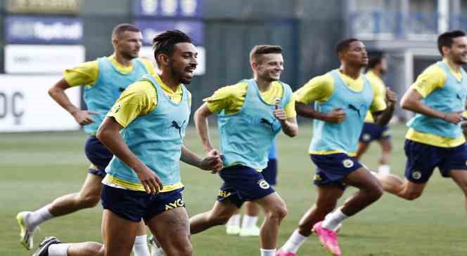 Fenerbah&ccedil;e, g&uuml;n&uuml;n ikinci antrenmanında &ccedil;ift kale ma&ccedil; yaptı 