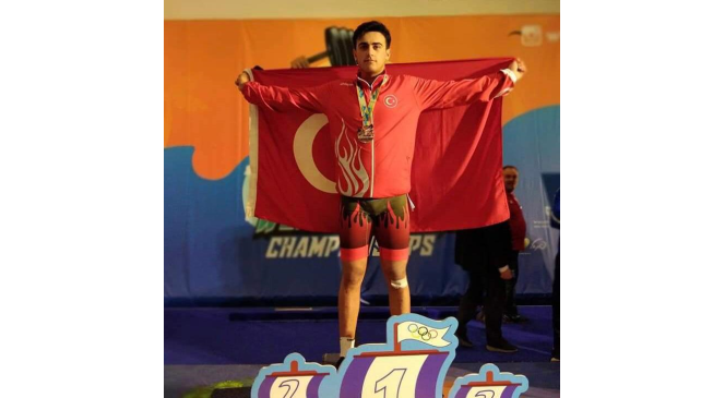 BAR&Uuml;&rsquo;l&uuml; milli halterci Taner &Ccedil;ağlar, Avrupa &uuml;&ccedil;&uuml;nc&uuml;s&uuml; oldu
