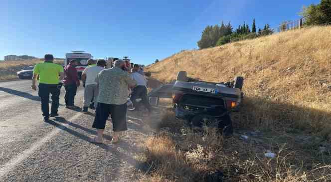 Adıyaman’da otomobil şarampole yuvarlandı: 1 ölü, 2 yaralı