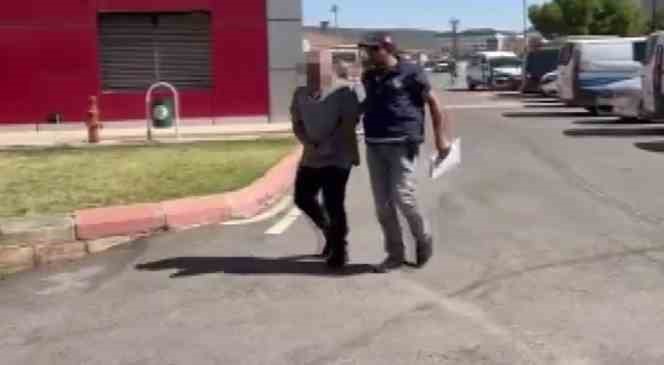 Park halindeki araçtan hırsızlık yapan şüpheli tutuklandı
