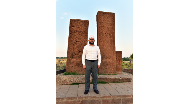 &Uuml;nl&uuml; vaiz Halil Konak&ccedil;ı: &ldquo;Buranın kıymeti bilinmeli&rdquo;
