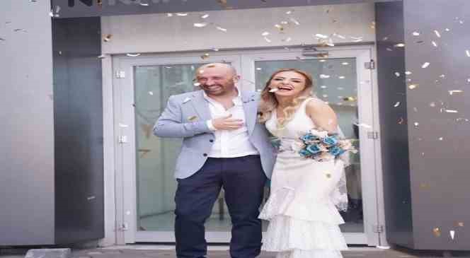 Kocasını bı&ccedil;aklayarak &ouml;ld&uuml;ren kadın tutuklandı
