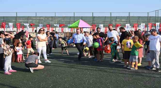 Yalova Belediyesi etkinliğinde &ccedil;ocuklar g&ouml;n&uuml;llerince eğlendi
