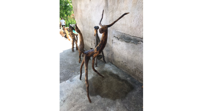 G&uuml;m&uuml;şhane&rsquo;de ağa&ccedil; k&ouml;kleri usta ellerde sanata d&ouml;n&uuml;ş&uuml;yor
