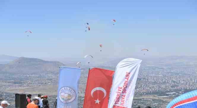 Yamaç Paraşütü Türkiye Şampiyonası Mesafe Yarışması Başladı