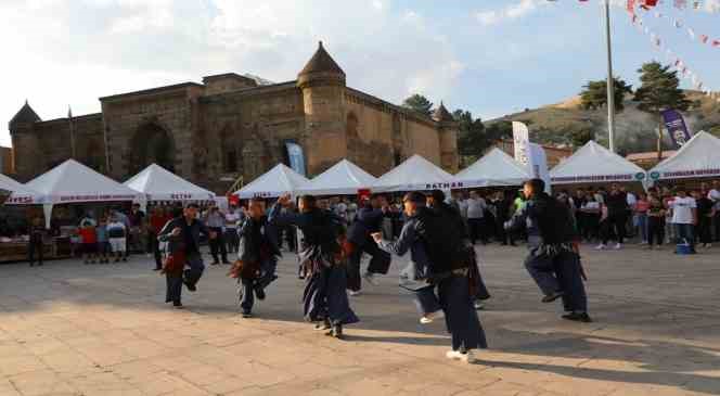 Bitlis&rsquo;in d&uuml;şman işgalinden kurtuluşunun 107&rsquo;nci yılı
