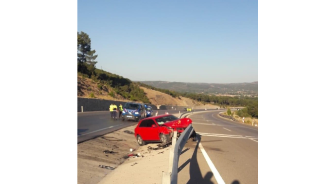 &Ccedil;anakkale&rsquo;de trafik kazası: 3 yaralı
