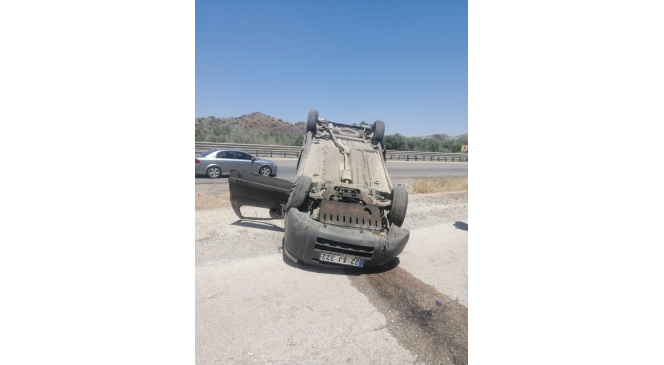 Kırıkkale&rsquo;de otomobil takla attı: 2 yaralı
