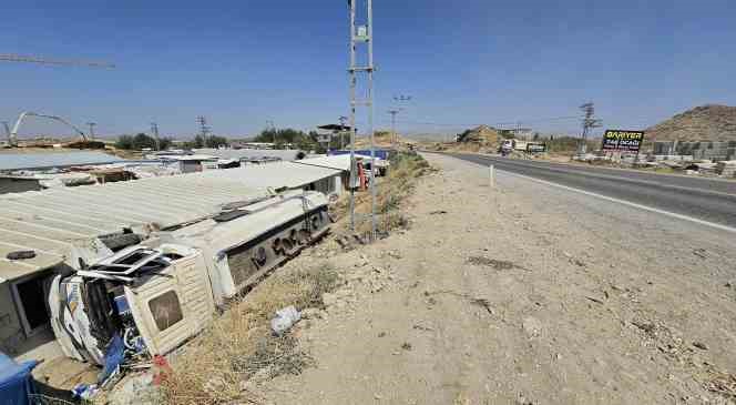 Kontrolden çıkan tanker şarampole yuvarlandı: 1 yaralı