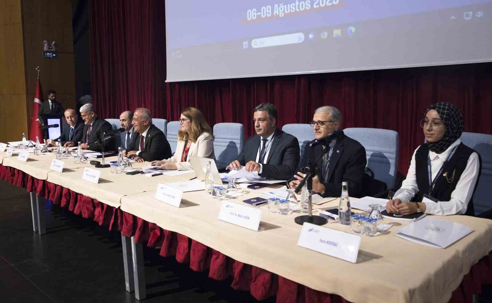 Yükseköğretim kalite kurulu değerlendirme takımı Atatürk Üniversitesinde