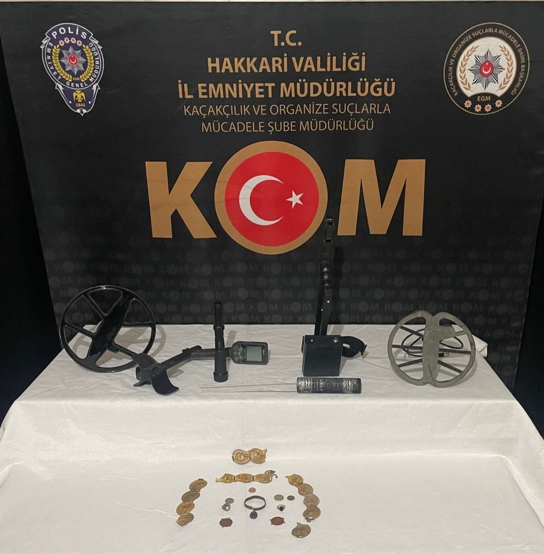 Yüksekova’da tarihi eser niteliğinde malzemeler ele geçirildi