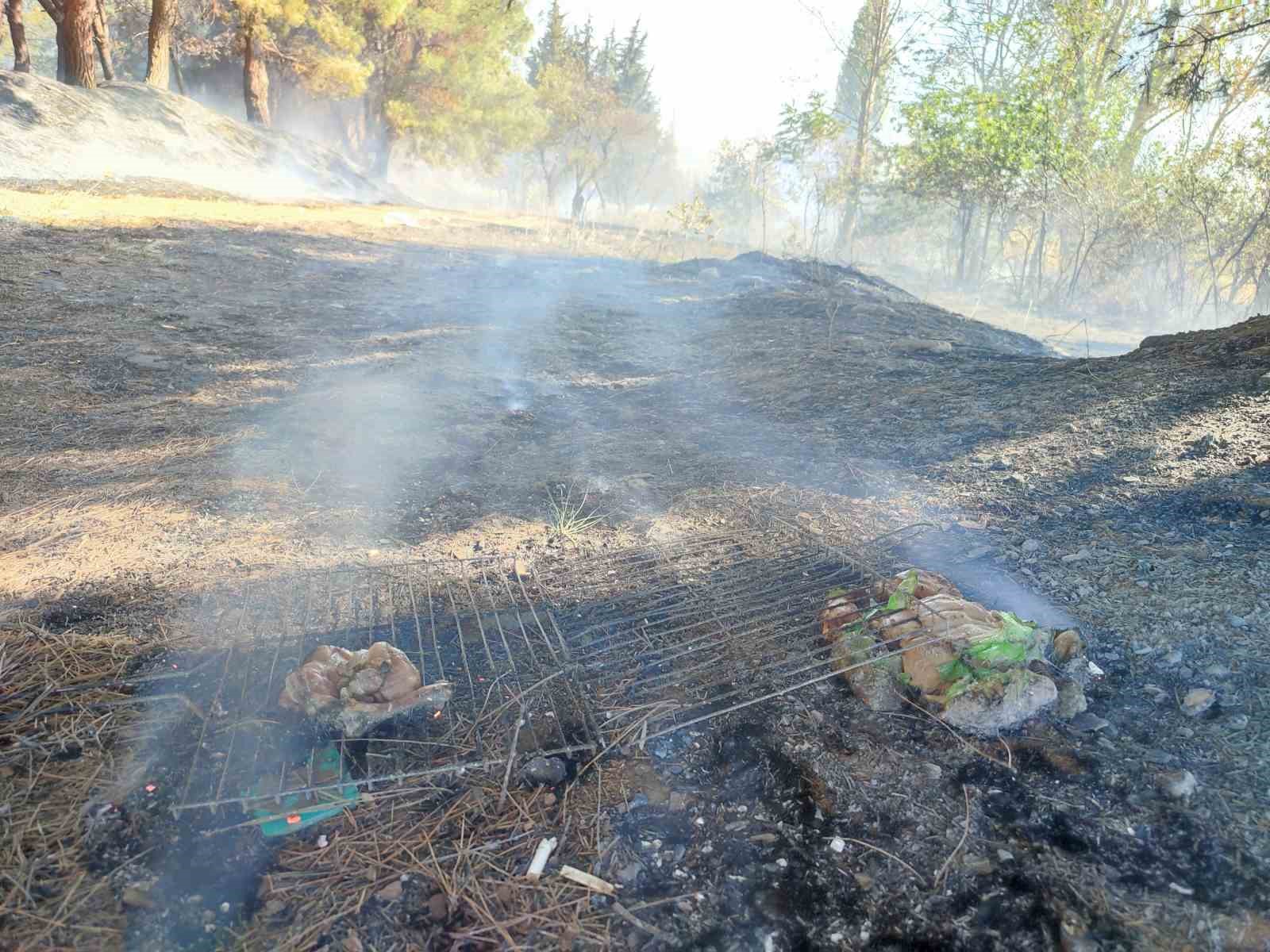 Mangal ateşi yangına neden oldu
