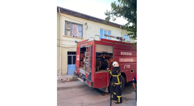 Burdur&rsquo;da fırında unutulan yemek az daha evi yakıyordu
