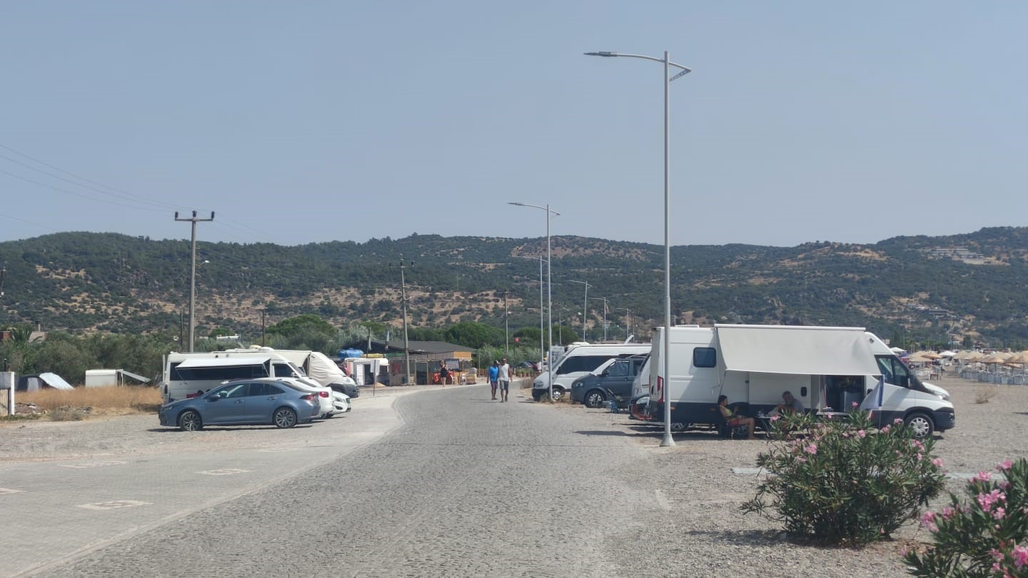 Assos’ta karavanlar tepkilere neden oldu