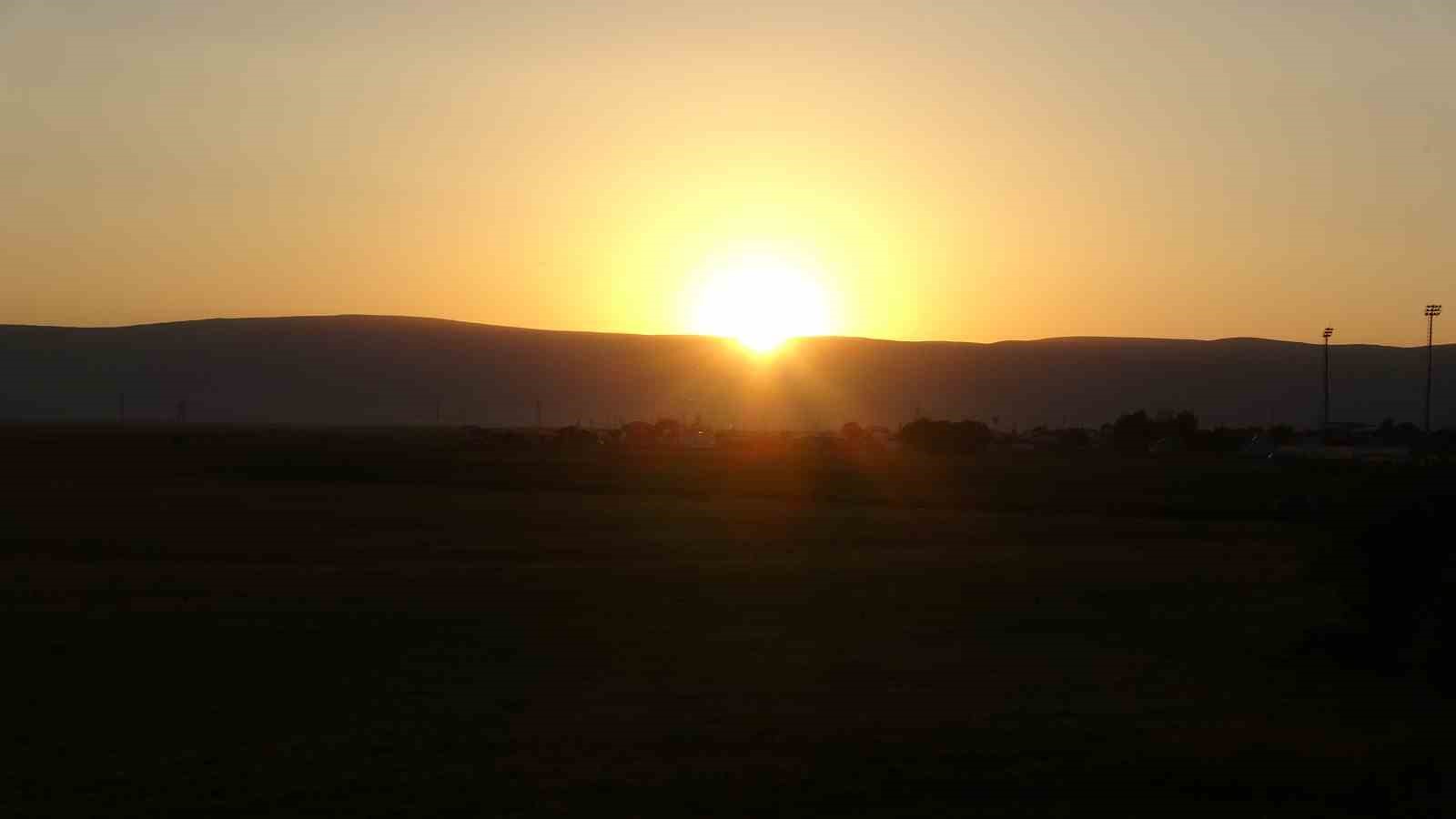 Ardahan&rsquo;da g&uuml;n batımı mest etti
