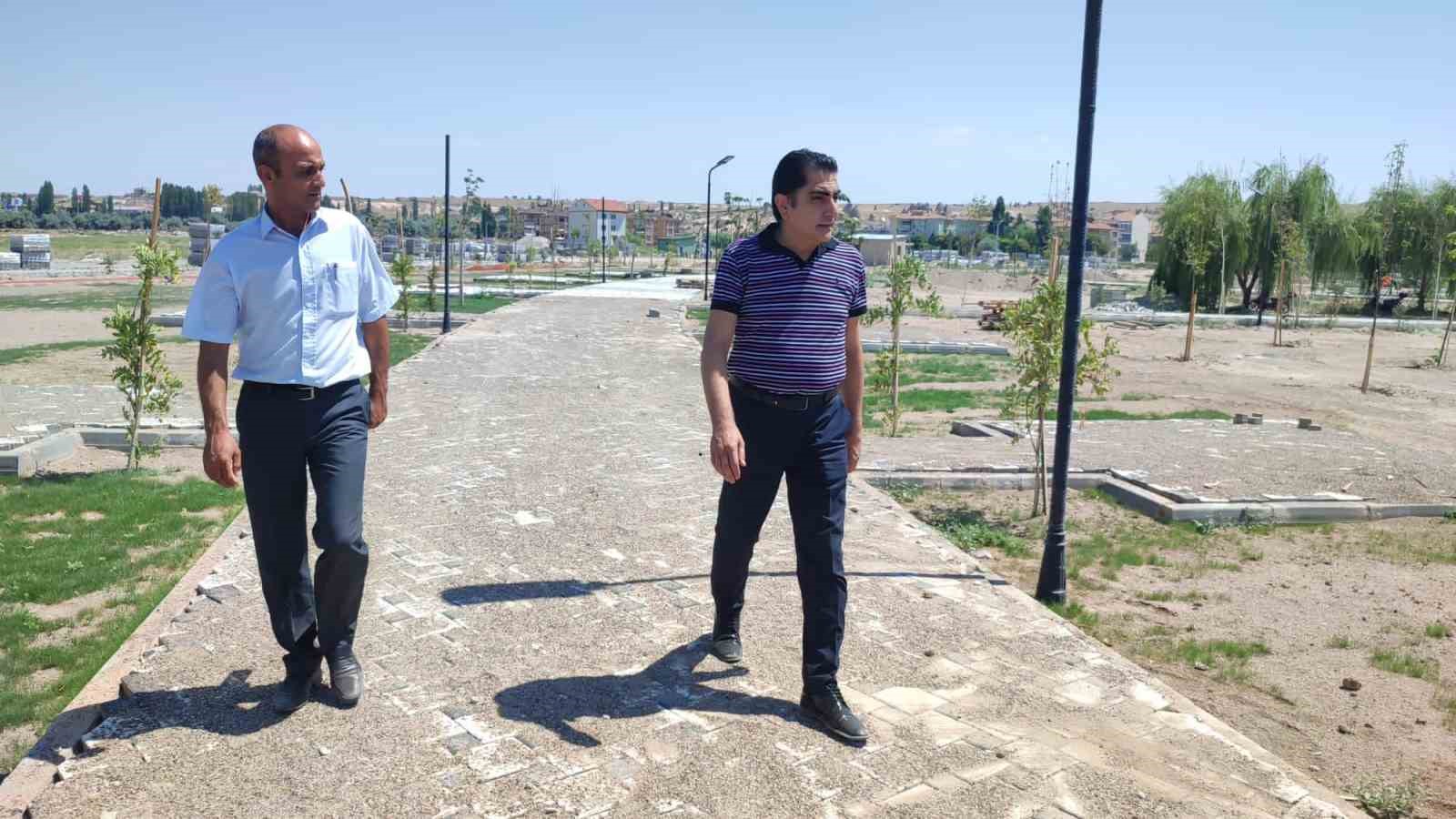 Başkan &Ccedil;ift&ccedil;i, Millet Bah&ccedil;esi yapımı &ccedil;alışmalarını inceledi
