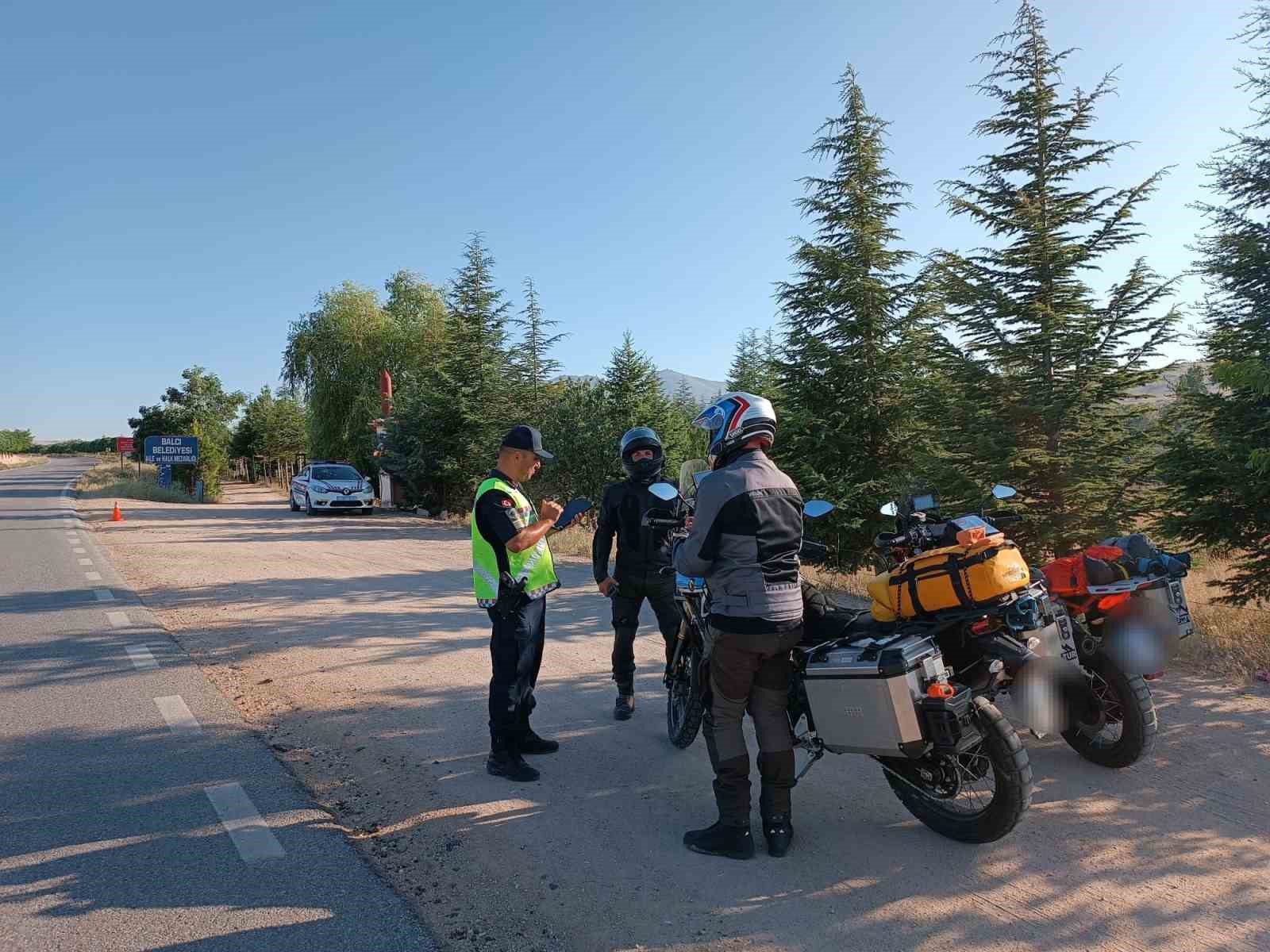 Aksaray&rsquo;da trafik jandarmaları motosiklet denetiminde
