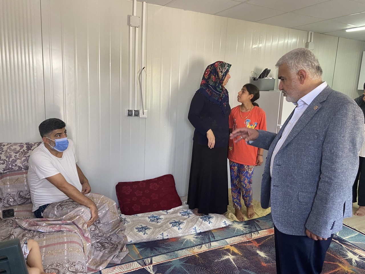 H&uuml;da Par Genel Başkanı Yapıcıoğlu depremzedelerle bir araya geldi

