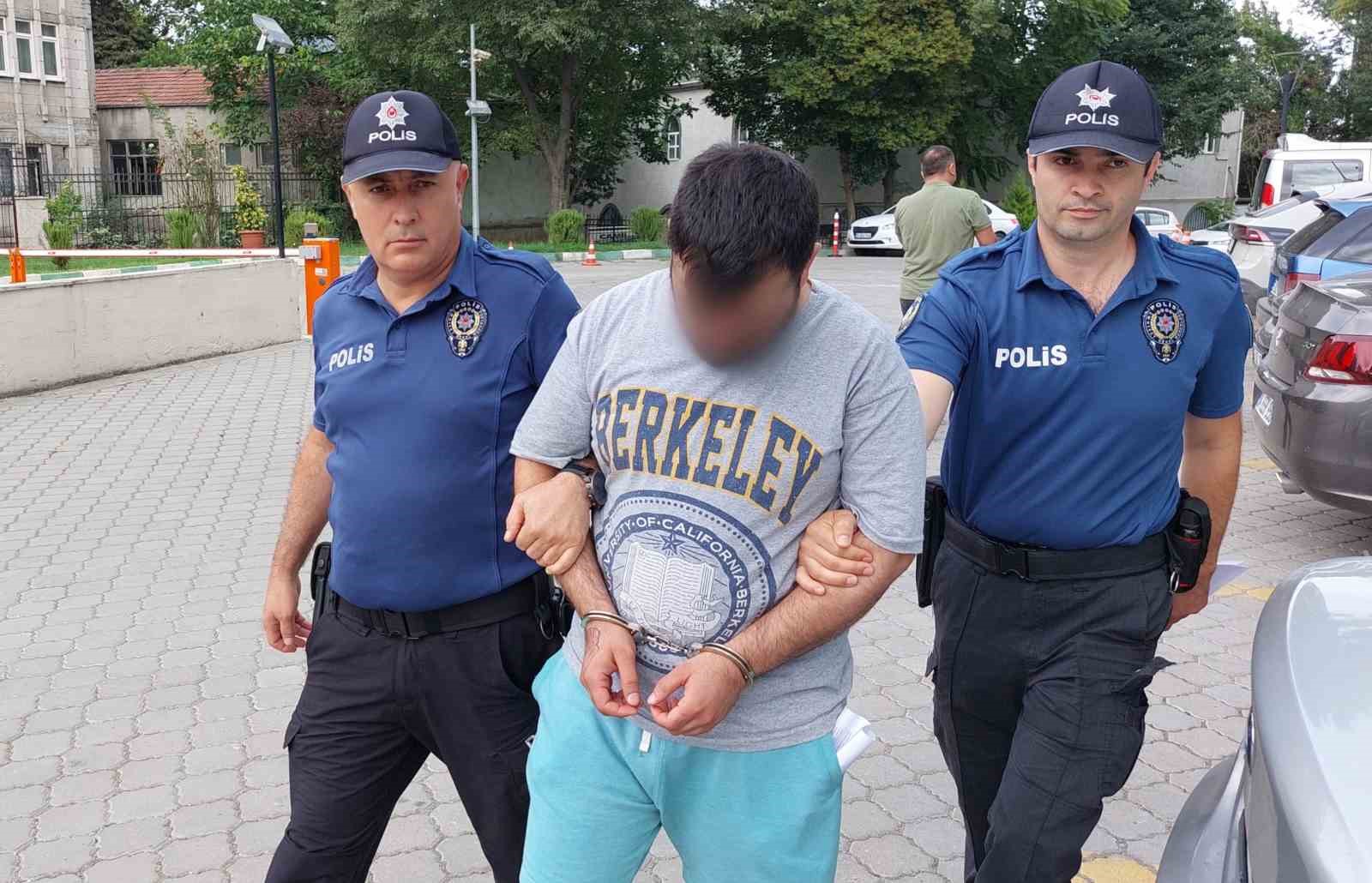 Canı sıkılınca gittiği AVM’deki kuyumcudan 21 bin 500 liralık yüzük çaldı