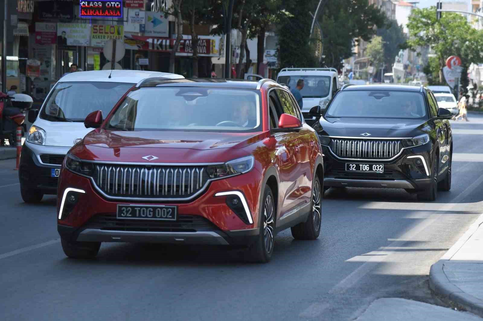 Isparta&rsquo;da &ccedil;ocuklar Togg deneyimini Başkan Başdeğirmen&rsquo;le yaşadı
