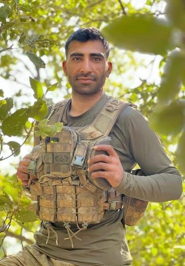 Diyarbakırlı şehidin haberi Manisa&rsquo;daki babasına iş yerinde verildi
