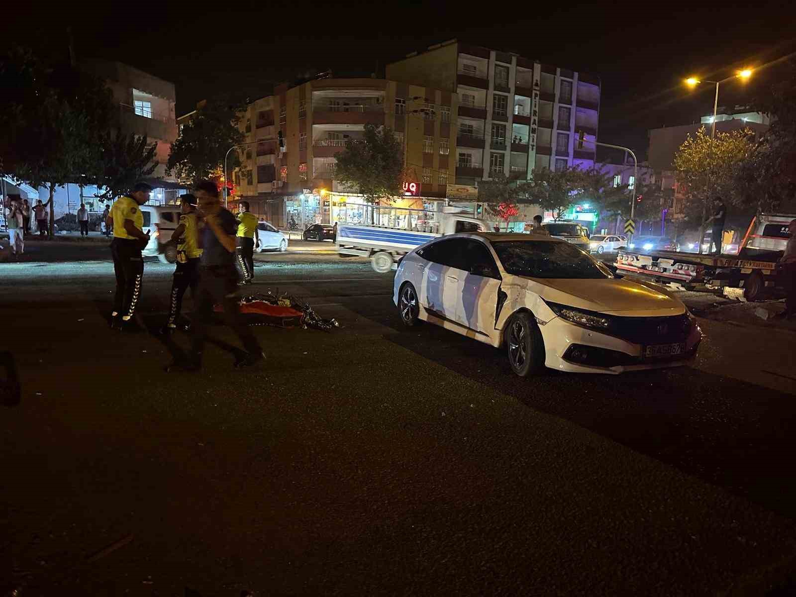 Siverek’te motosiklet ile otomobil çarpıştı: 2 yaralı