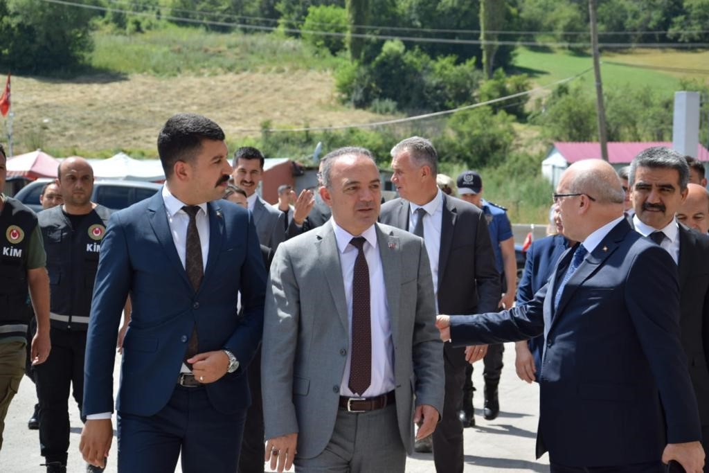 Bakan Yardımcısı U&ccedil;armak T&uuml;rkg&ouml;z&uuml; Sınır Kapısı&rsquo;nda
