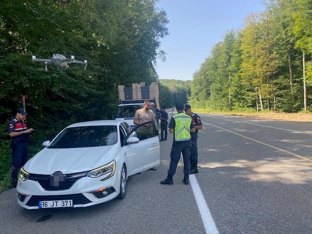 Kırklareli Jandarması 28 bin ara&ccedil; ve s&uuml;r&uuml;c&uuml;y&uuml; denetledi

