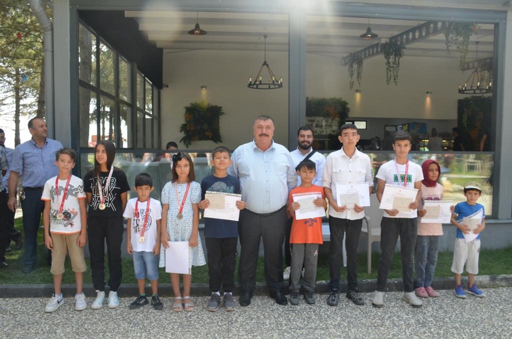 Beylikova Yaz Kur&rsquo;an Kursları&rsquo;na katılan &ouml;ğrencilere &ouml;d&uuml;l verildi
