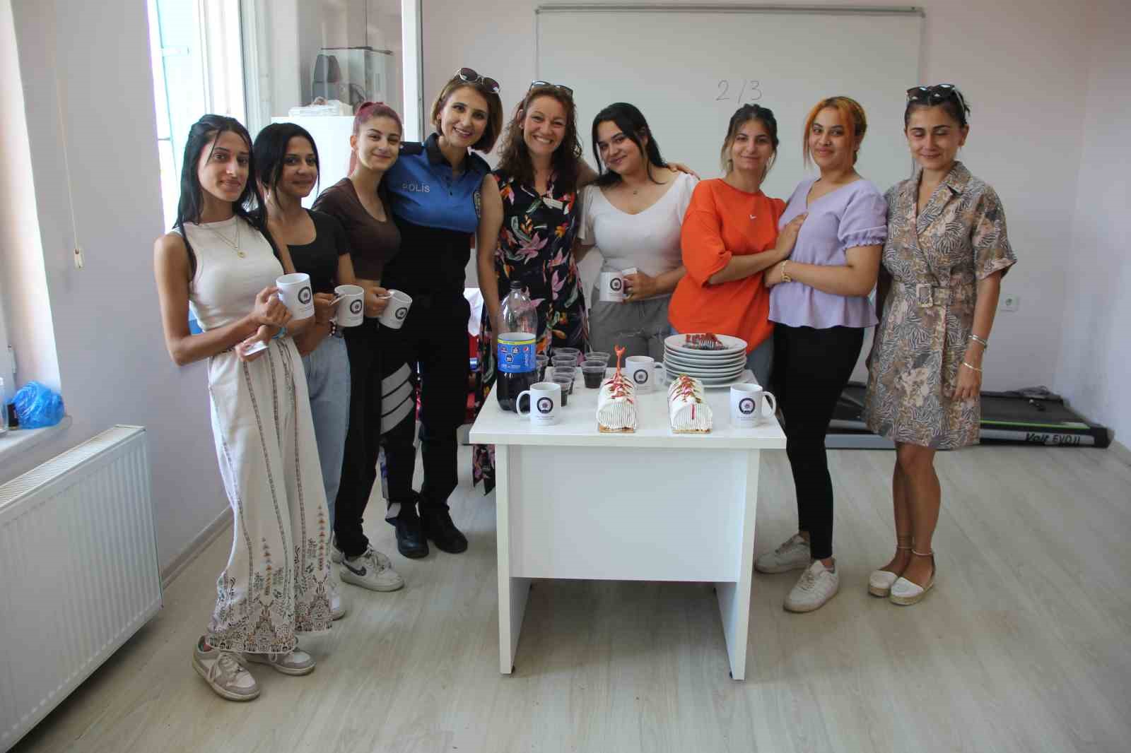 Toplum Destekli Polisler kursların sonunda da vatandaşları yalnız bırakmadı
