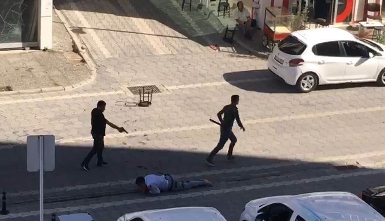 Vahşi cinayette Yargıtay 7 kişinin m&uuml;ebbet hapis cezasına &ccedil;arptırılmasını talep etti, mahkeme eski cezada direndi
