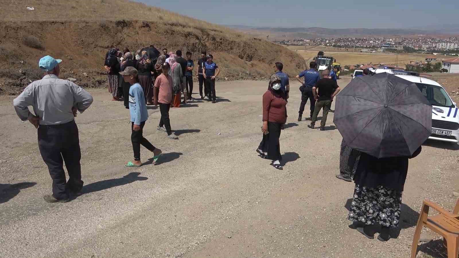 Kırıkkale&rsquo;de bir mahalle daha ayaklandı, kadınlar sokağı kapattı: İddialar şoke etti
