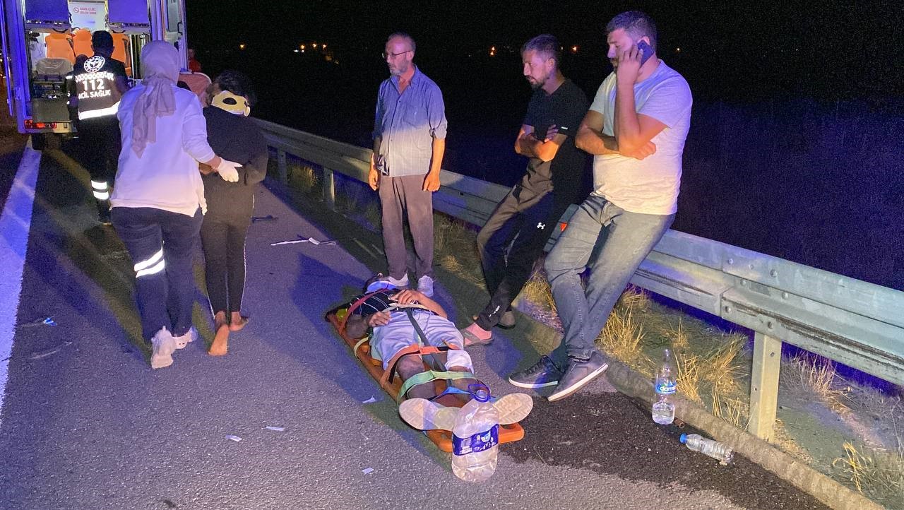 Aksaray&rsquo;da zincirleme trafik kazası: 2 &ouml;l&uuml;, 12 yaralı
