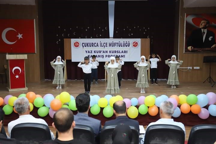 Yaz Kur’an kursunda başarılı olan öğrenciler ödüllendirildi
